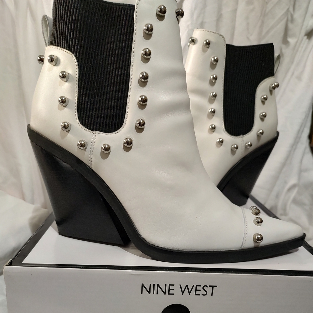 New NINE WEST white leather studded boot